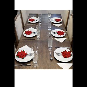 Designing Dining Set of 6 Flatware Pockets Poinsettia